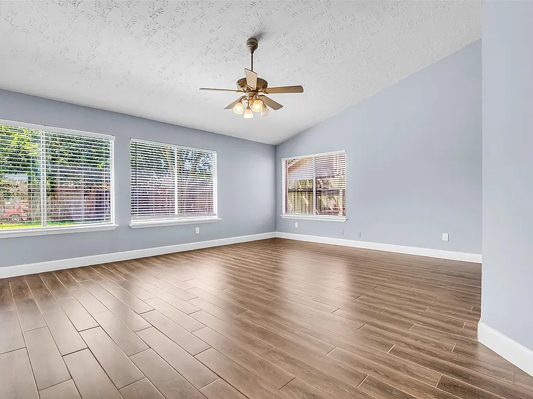 23819 Griffin House Ln — Photo 7