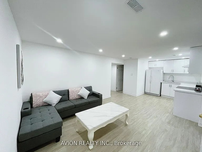 56 Golden Oak Ave #BASEMENT — Photo 3
