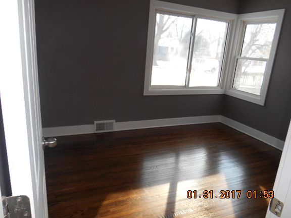 2nd image of 1823 Montana Ave E