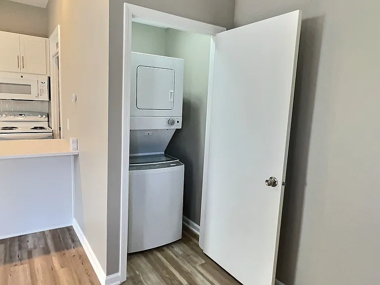 2501 N Bartlett Ave #C — Photo 3