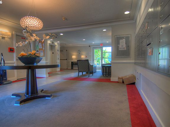 5th image of 520 SE Columbia River Dr APT 233