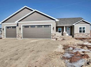 W5812 Hoelzel Way, Appleton, WI 54915