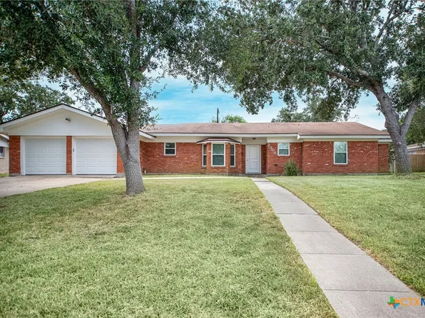 2306 McPherson Dr, Port Lavaca, TX 77979