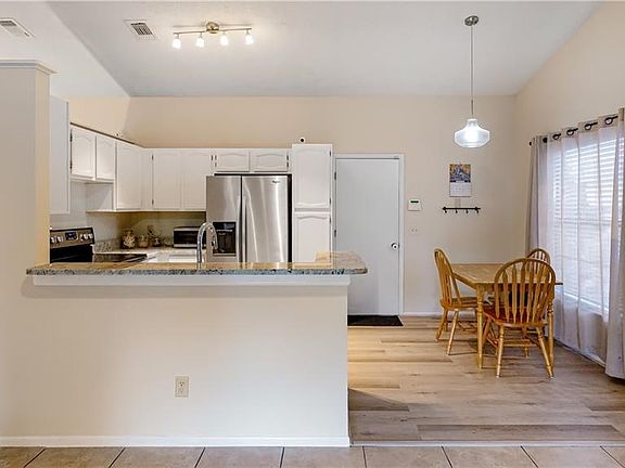 5th image of 2034 Larkwood Dr