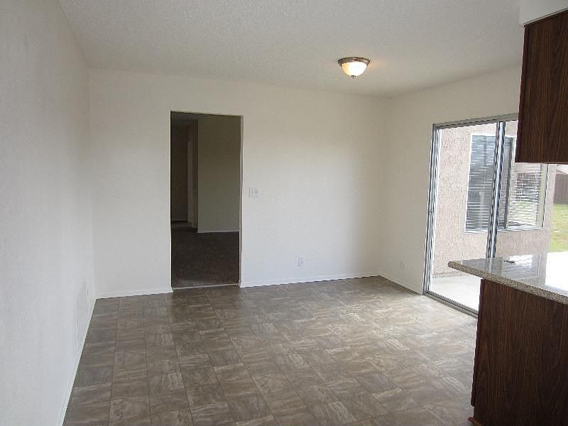 1st image of 25527 White Oak Dr