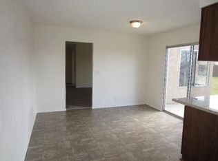 25527 White Oak Dr, Hemet, CA 92544