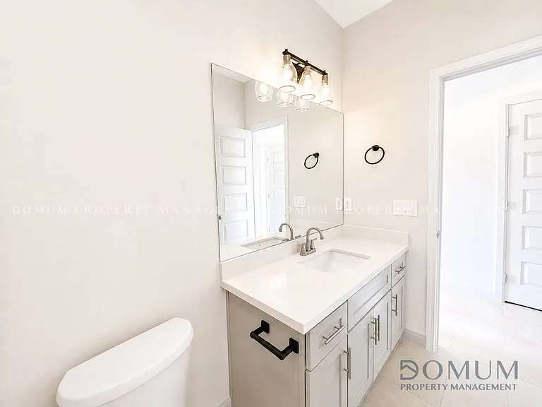 921 Jay Ave #11 — Photo 7