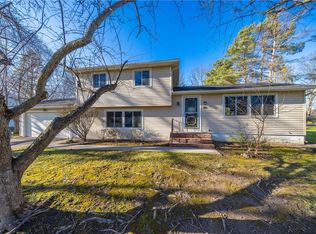 89 Timberline Dr, Penfield, NY 14526