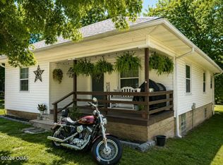 422 S Center St, Granby, MO 64844