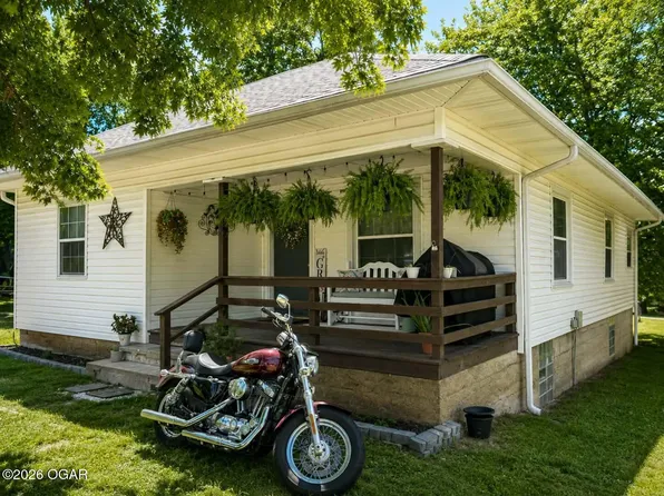 422 S Center St, Granby, MO 64844