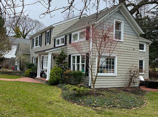 19 Wells Ln, Stony Brook, NY 11790