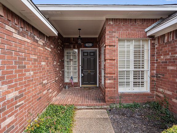 4th image of 3503 Latimer Dr