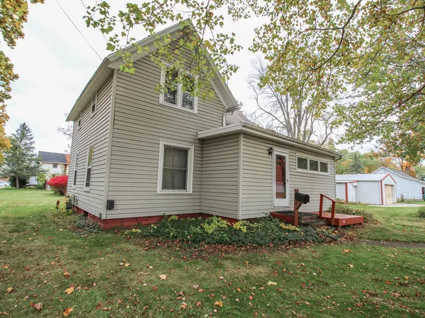 321 W Cushman St, Three Rivers, MI 49093