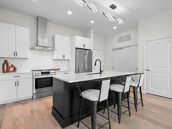 4th image of 6633 Dale Dr Unit 524