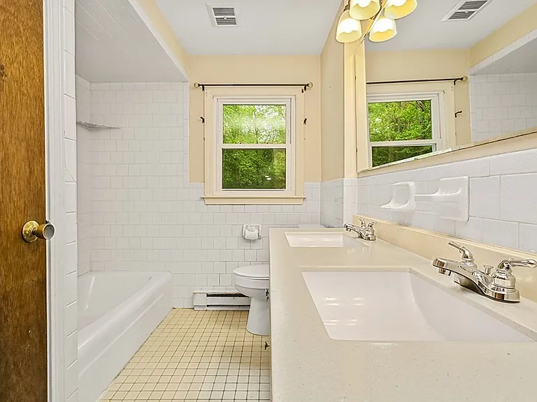 72 Westfield Dr — Photo 11