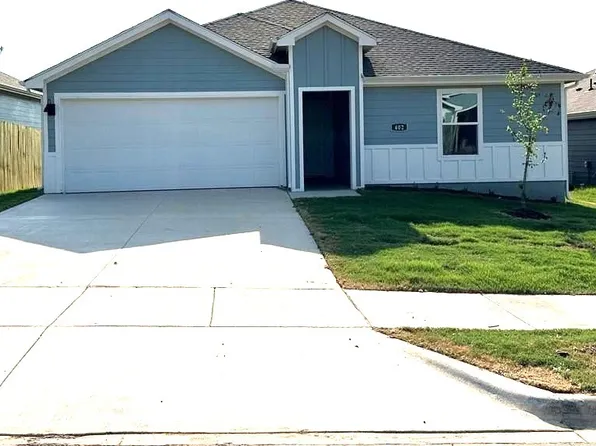 402 NW Pinwheel St, Gentry, AR 72734