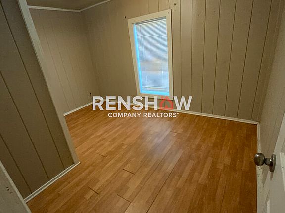 3rd image of 180 Ross Ave