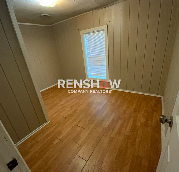 180 Ross Ave — Photo 3