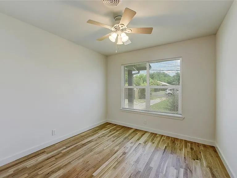 4804 Menchaca Rd — Photo 16