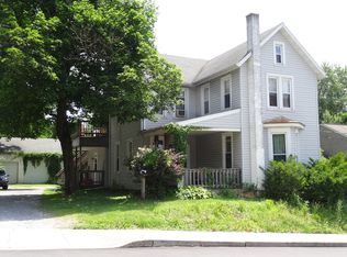 27 S 6th St, Akron, PA 17501