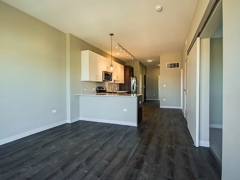 851 W Grand Ave #503 — Photo 4