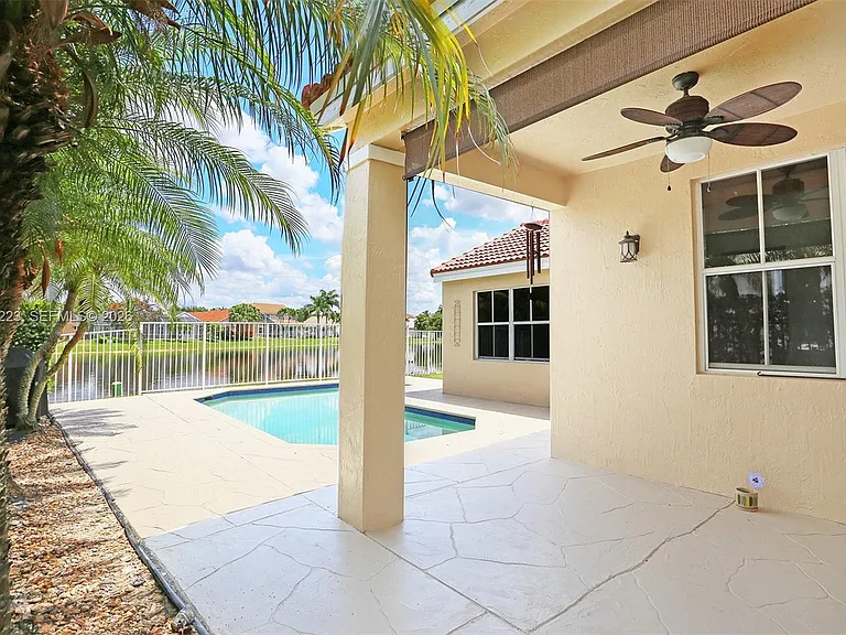 873 Sand Creek Cir — Photo 25