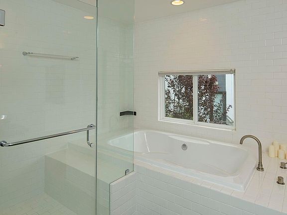 4th image of 8650 Skyline Dr
