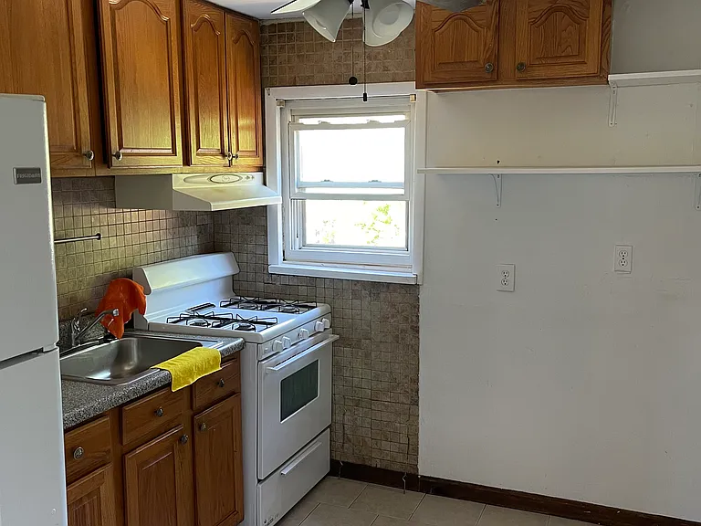 39 Hackensack Ave #2 — Photo 5