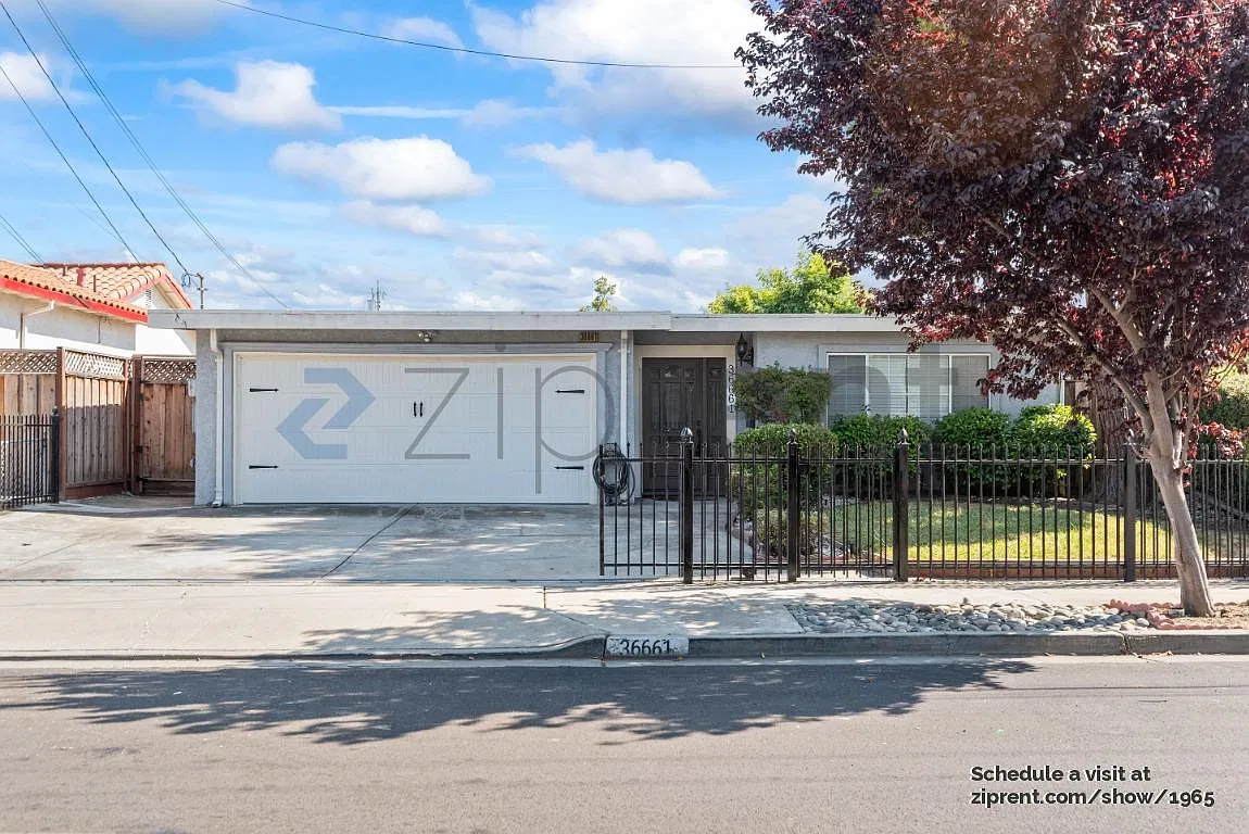 3 bed, 1575 sqft, $4,075 — Photo 2