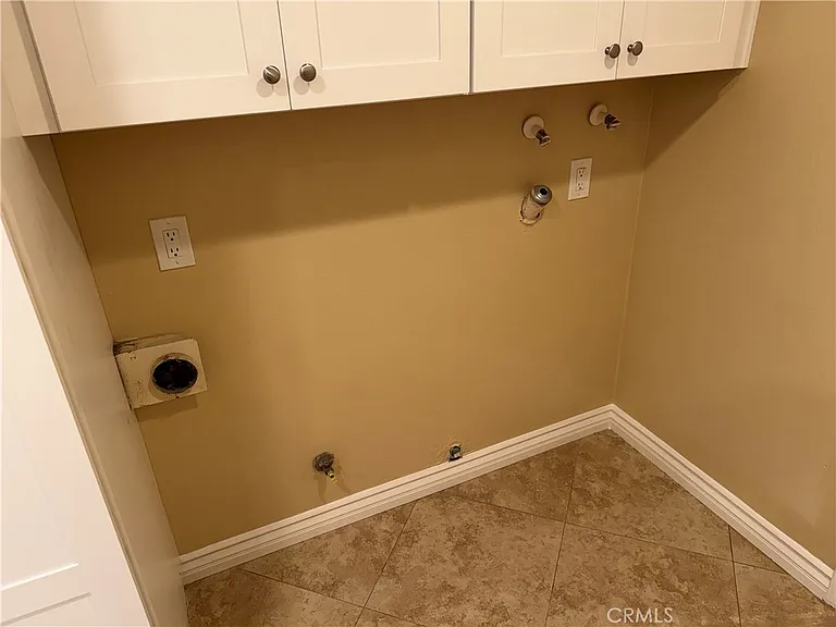 511 Mariposa Ave — Photo 9