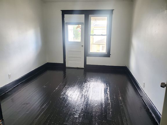 3rd image of 17 Holland St #1