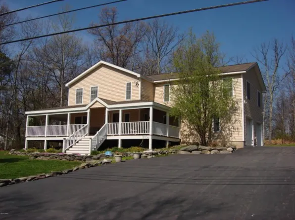 493 Little Walker Rd, Shohola, PA 18458