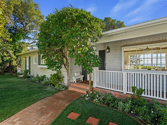 3rd image of 12 Skyline Cir