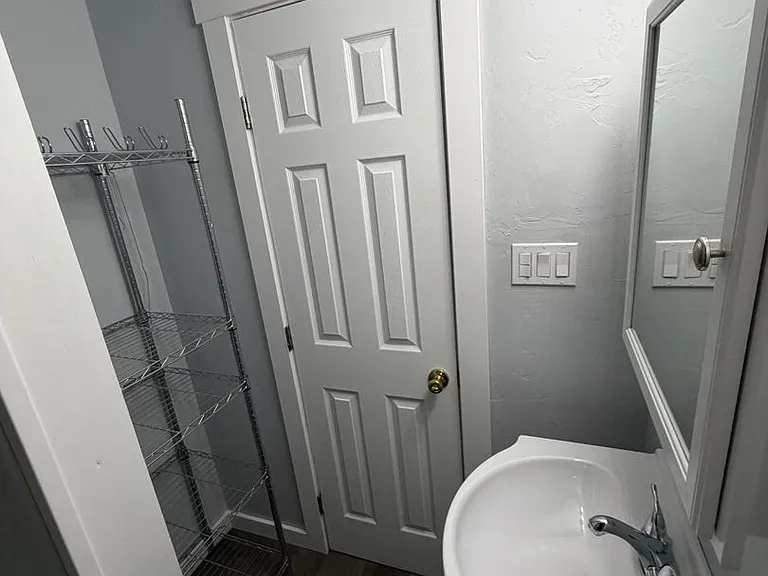 506 West Babcock — Photo 8