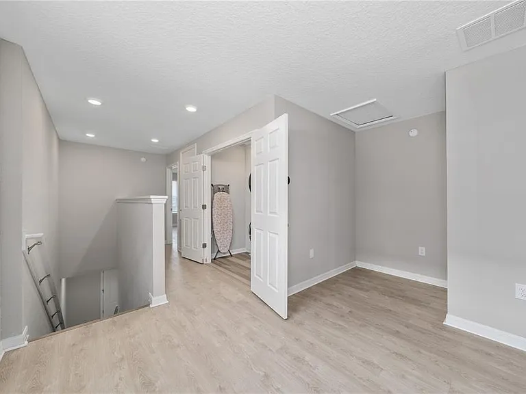 445 Silverbell Trl — Photo 18