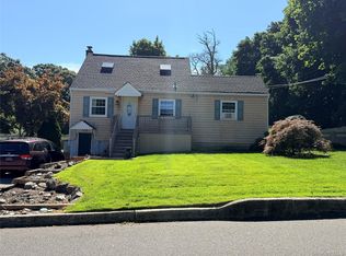 67 Rosewood Road, Kings Park, NY 11754