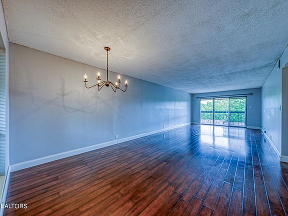 4th image of 440 Dublin Dr #213