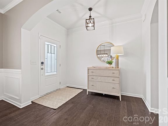 5th image of 4055 Oakmere Rd
