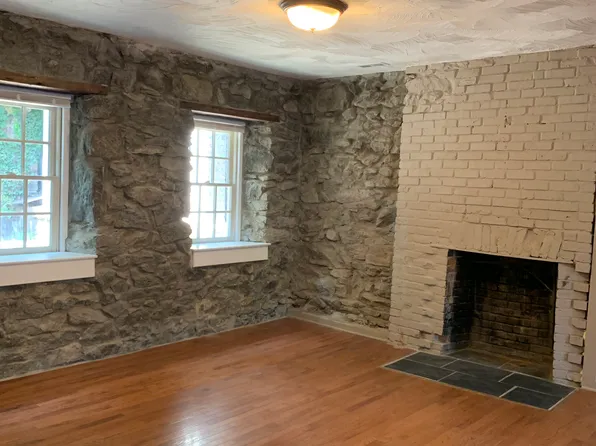 8074 Main St #1, Ellicott City, MD 21043