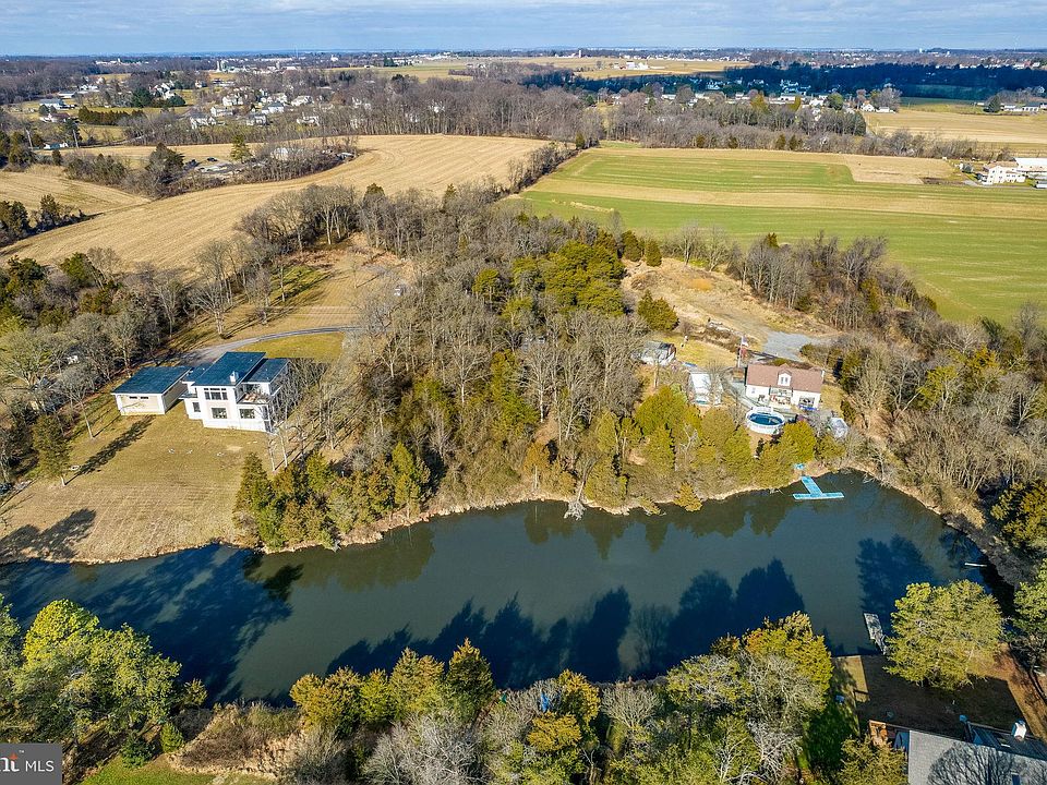 2nd image of 665 Barren Rd