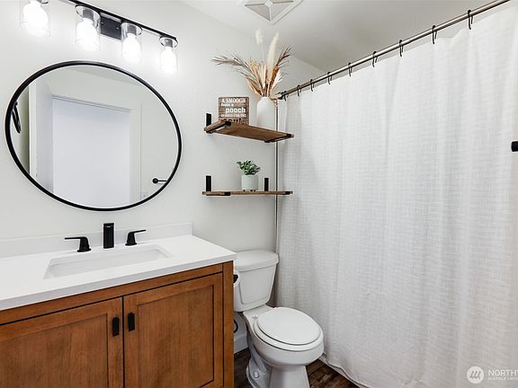 4th image of 17523 27th Avenue NE