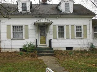 10050 Bainbridge Rd, Chagrin Falls, OH 44023