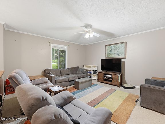 4th image of 3 Richardson Ct