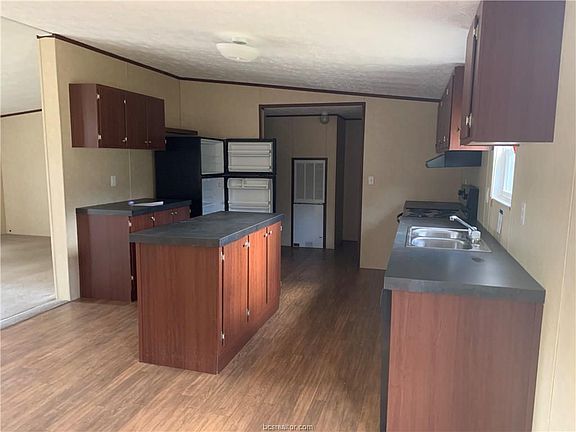 5th image of 2951 Lakewood Dr