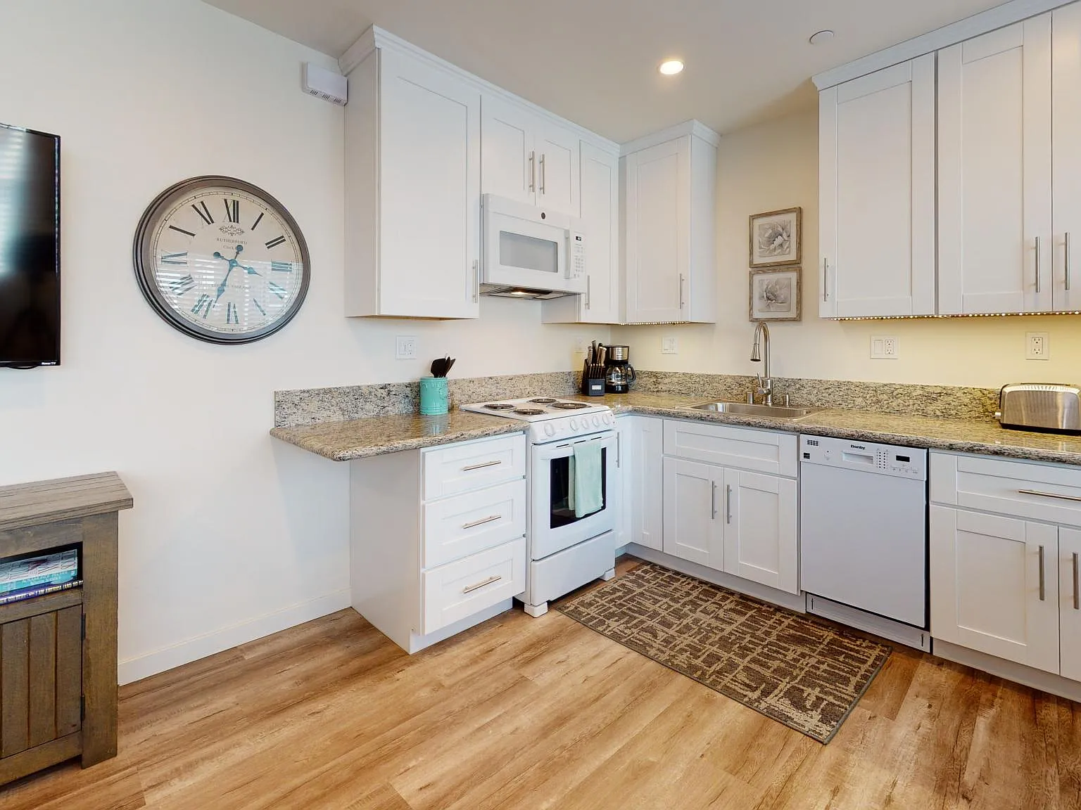 5647 Gaines St — Photo 3
