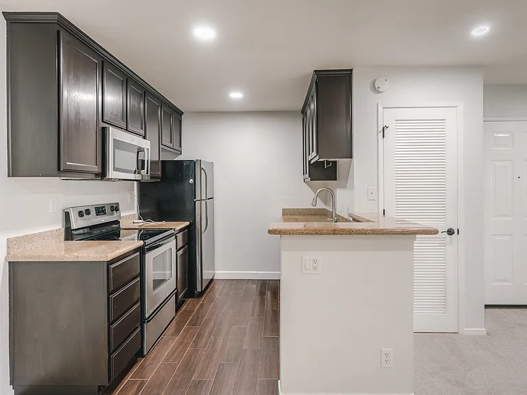 2766 Somerset Park Cir — Photo 9