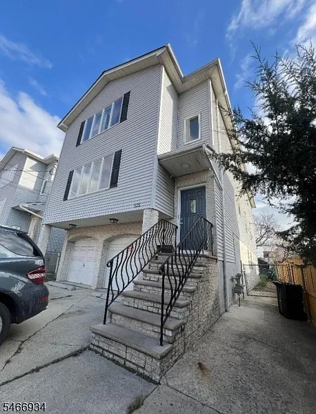 525 Jefferson Ave #2