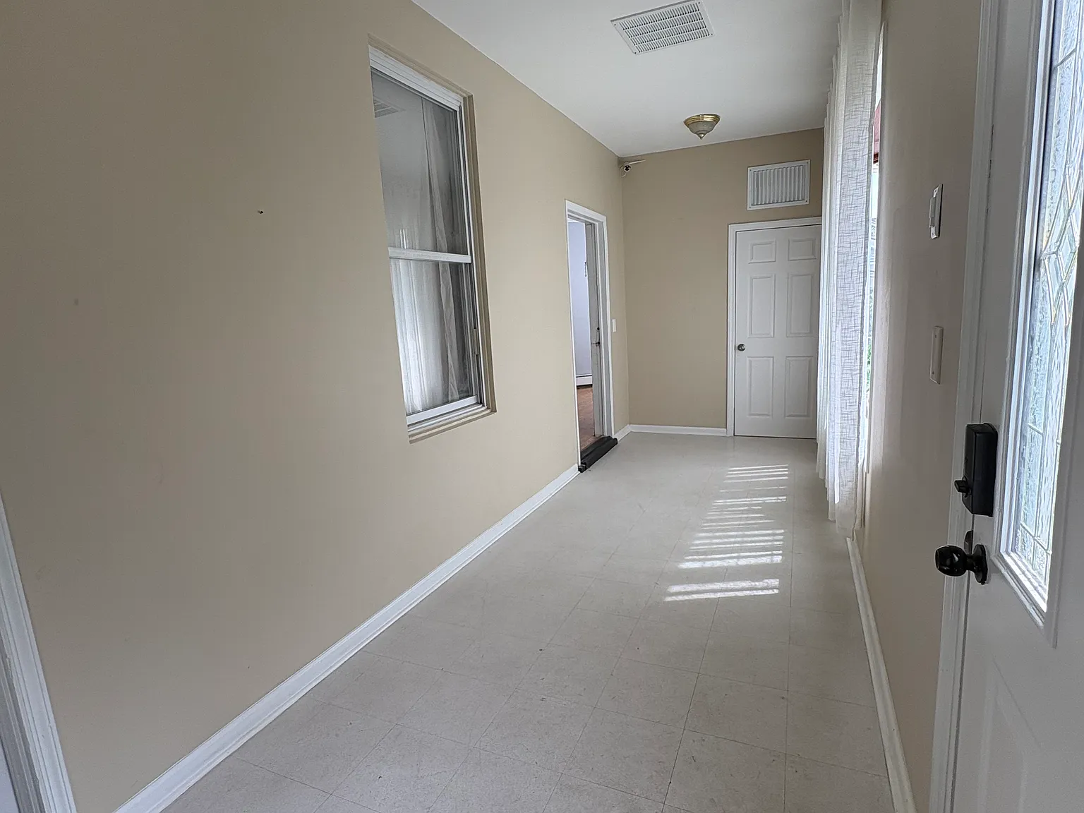 3 bed, $2,600 — Photo 2