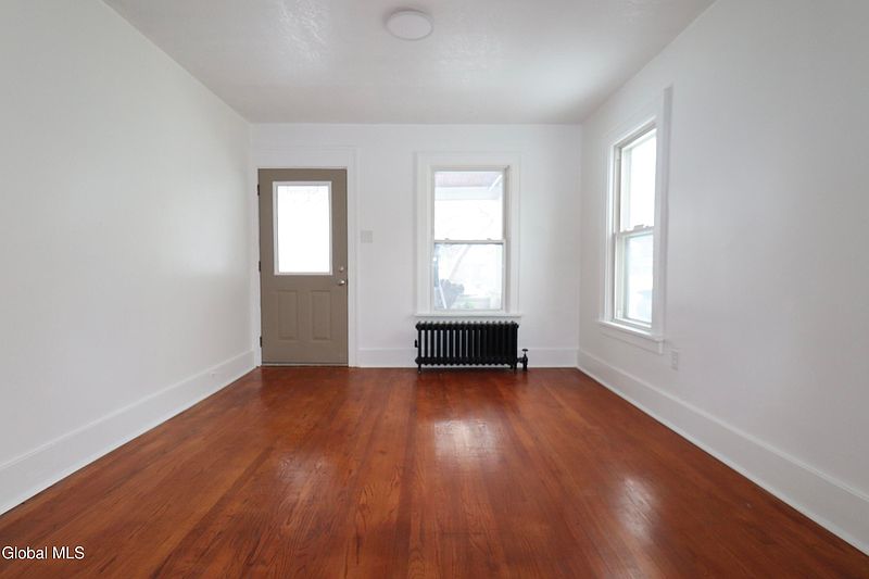 5th image of 203 Jay Street