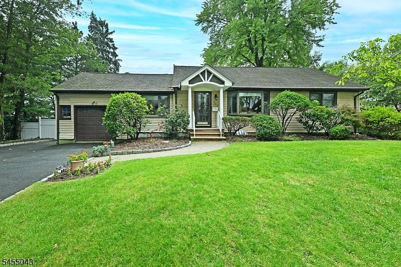 1st image of 393 Gregory Rd